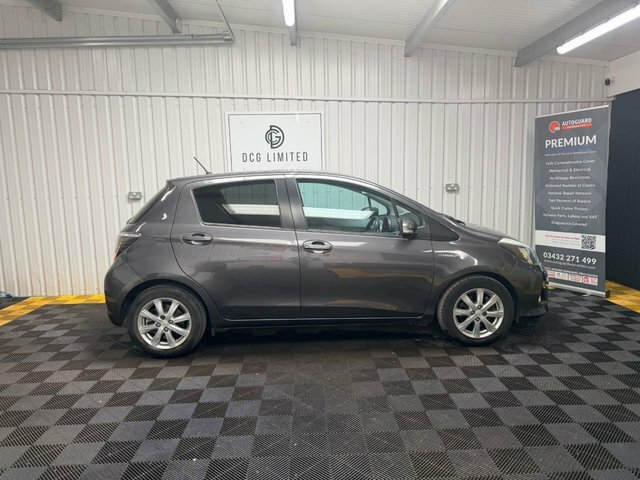 Toyota Yaris Vvt-h Icon Plus Hatchback HX63GYF Grey #5