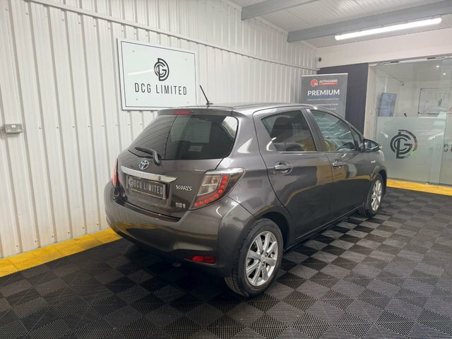 Toyota Yaris Vvt-h Icon Plus Hatchback HX63GYF Grey #6
