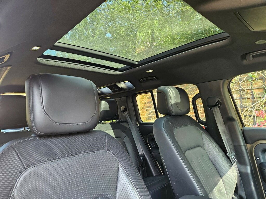 Land Rover Defender X-dynamic Hse YE71POV #3