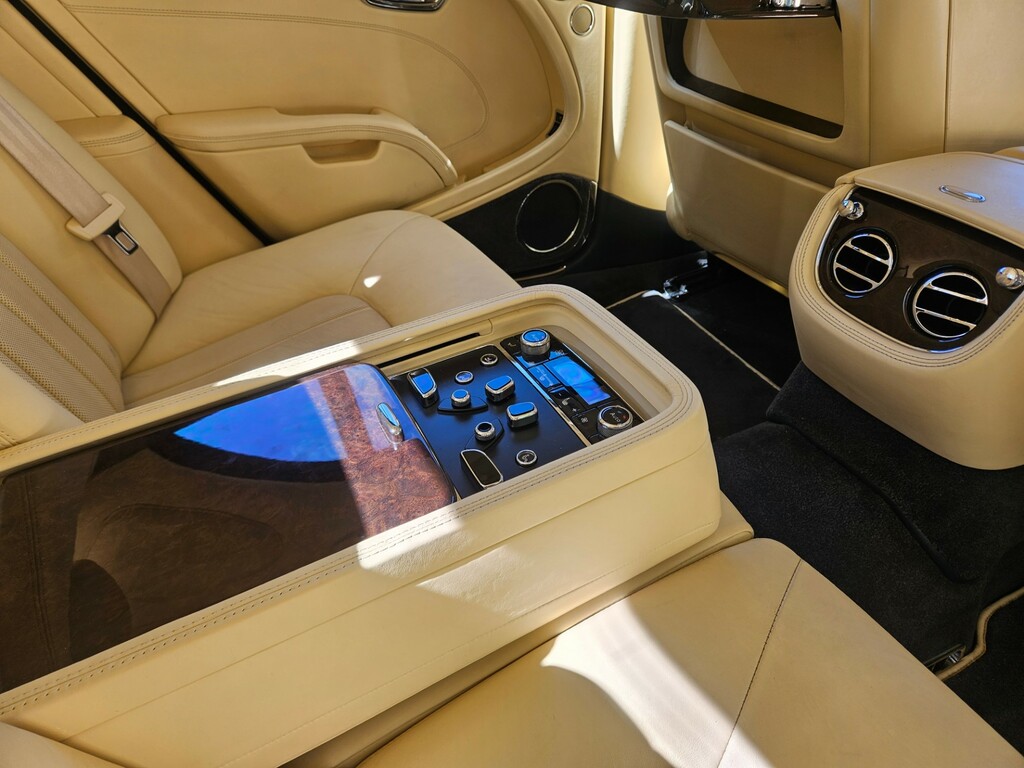 Bentley Mulsanne Saloon  #13