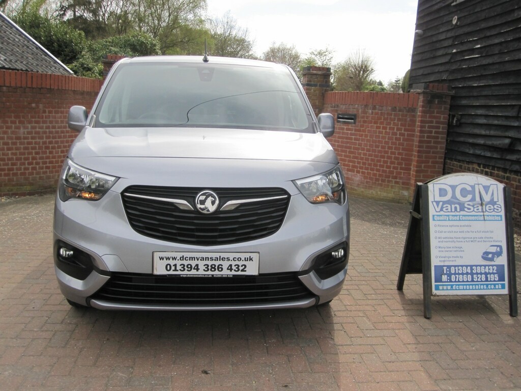 Vauxhall Combo 1.5 Turbo D 2000 Griffin 2021 FG71OLV Grey #2