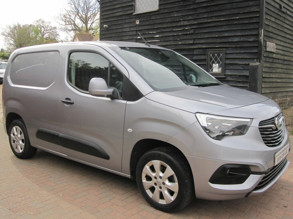 Vauxhall Combo 1.5 Turbo D 2000 Griffin 2021 FG71OLV Grey #3
