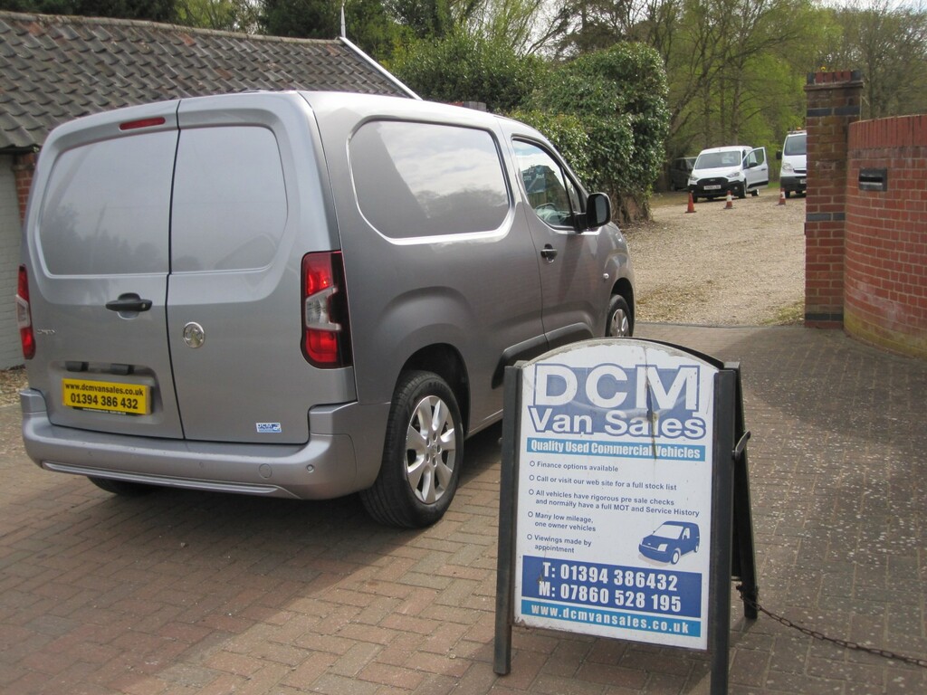 Vauxhall Combo 1.5 Turbo D 2000 Griffin 2021 FG71OLV Grey #4