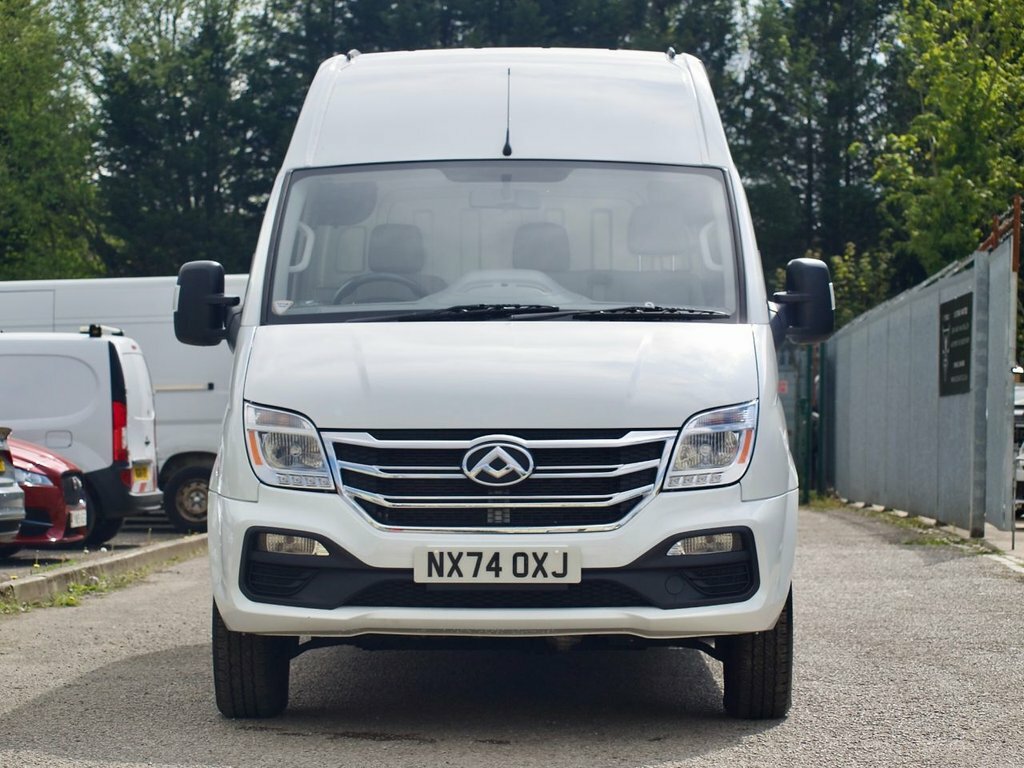 Mpv NX74OXJ White #6