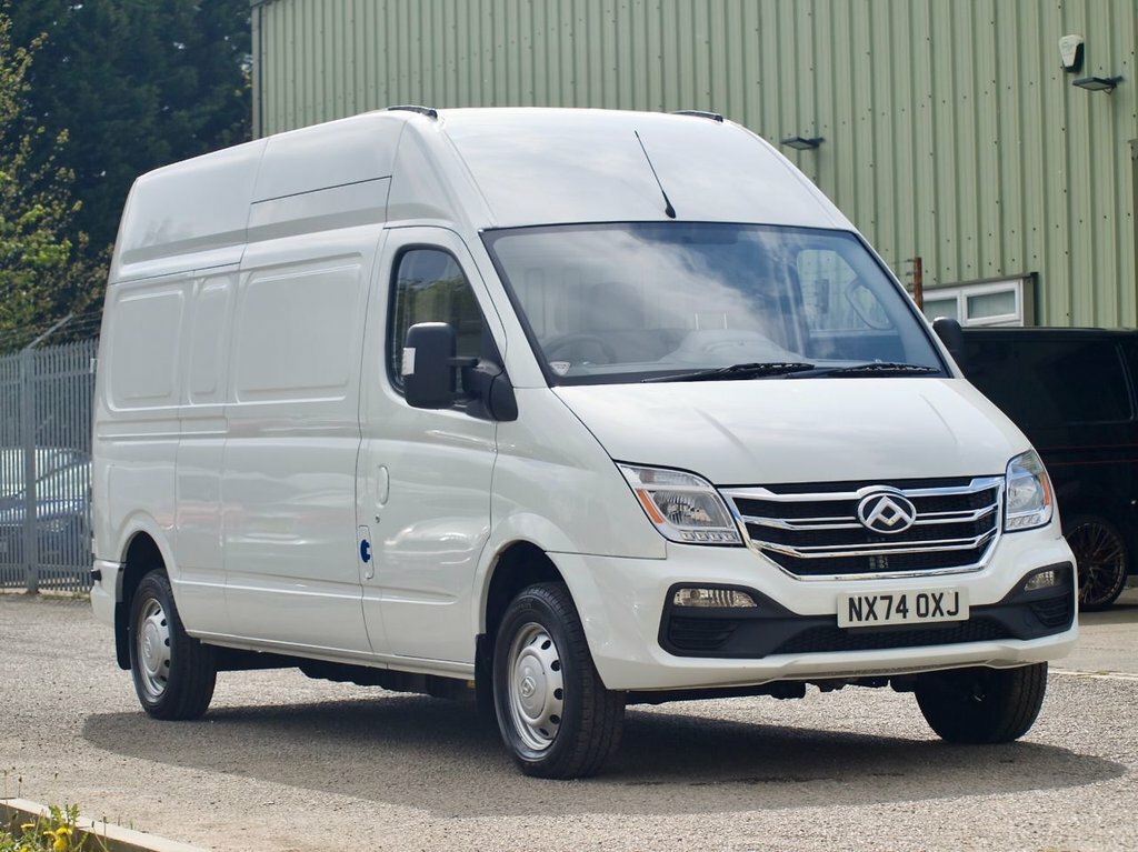 Mpv NX74OXJ White #5