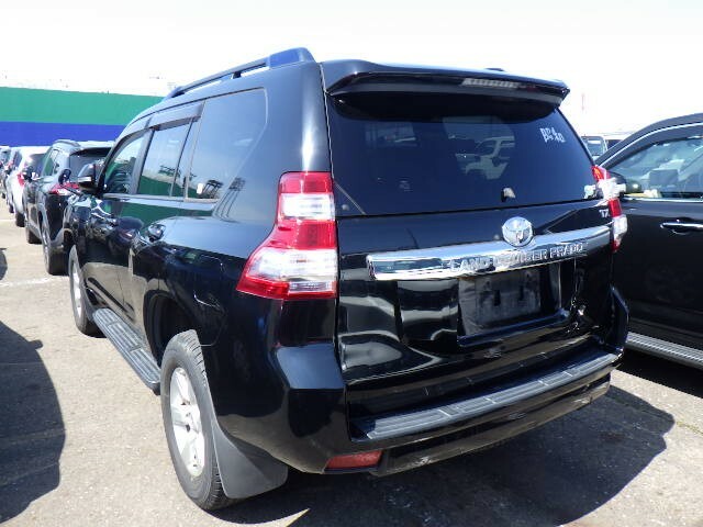 Toyota Land Cruiser 4X4 2.8 D4-d Tx Prado 201515 Black #2