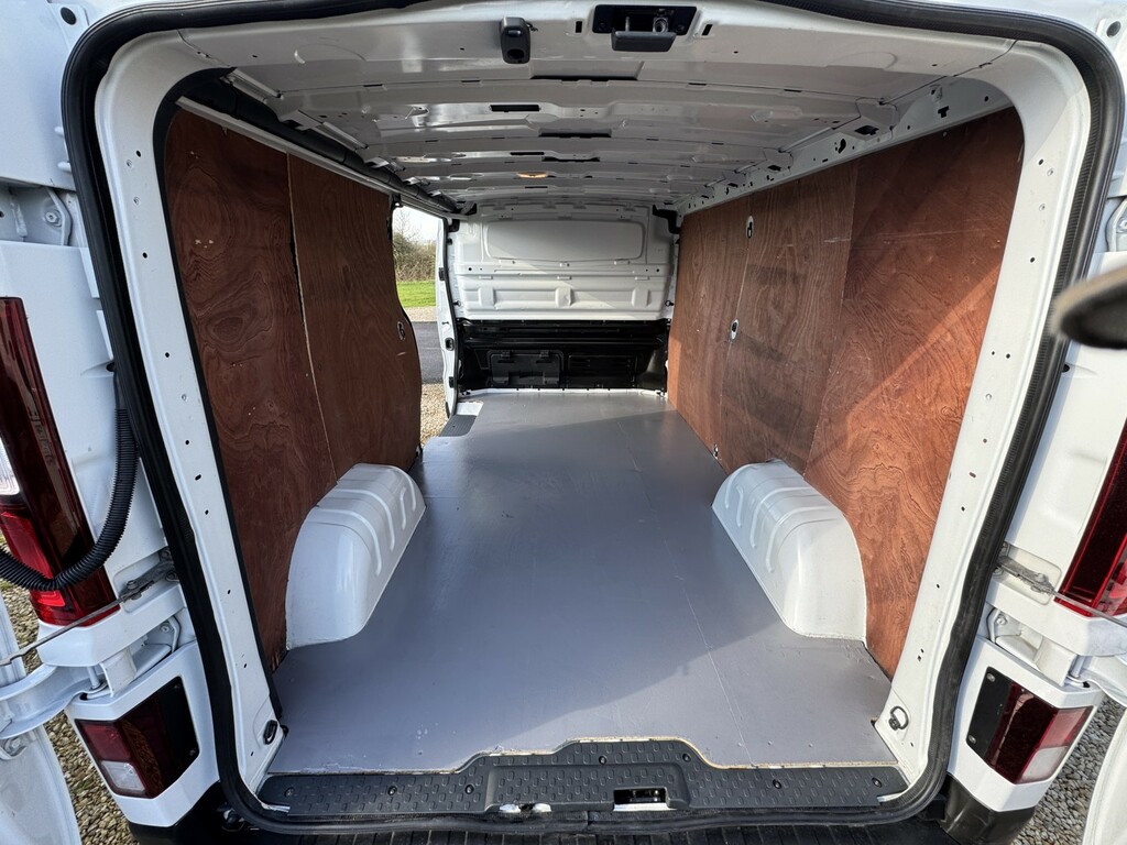 Renault Trafic 2.0 Ll30 Blue Dci 130 Business Panel Van My22 DL72FGC White #2