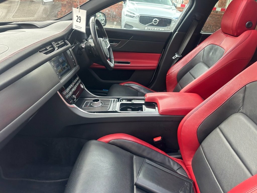 Jaguar XF 3L S White #4