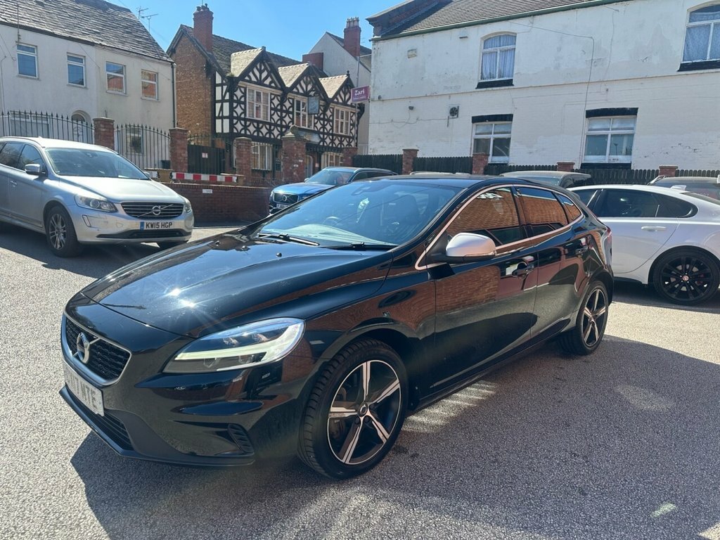 Volvo V40 1.5L R-design CX17MTE Black #2
