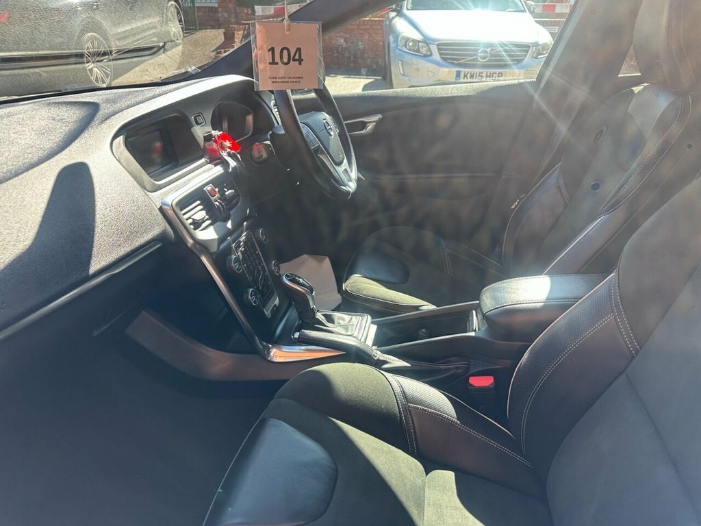 Volvo V40 1.5L R-design CX17MTE Black #5