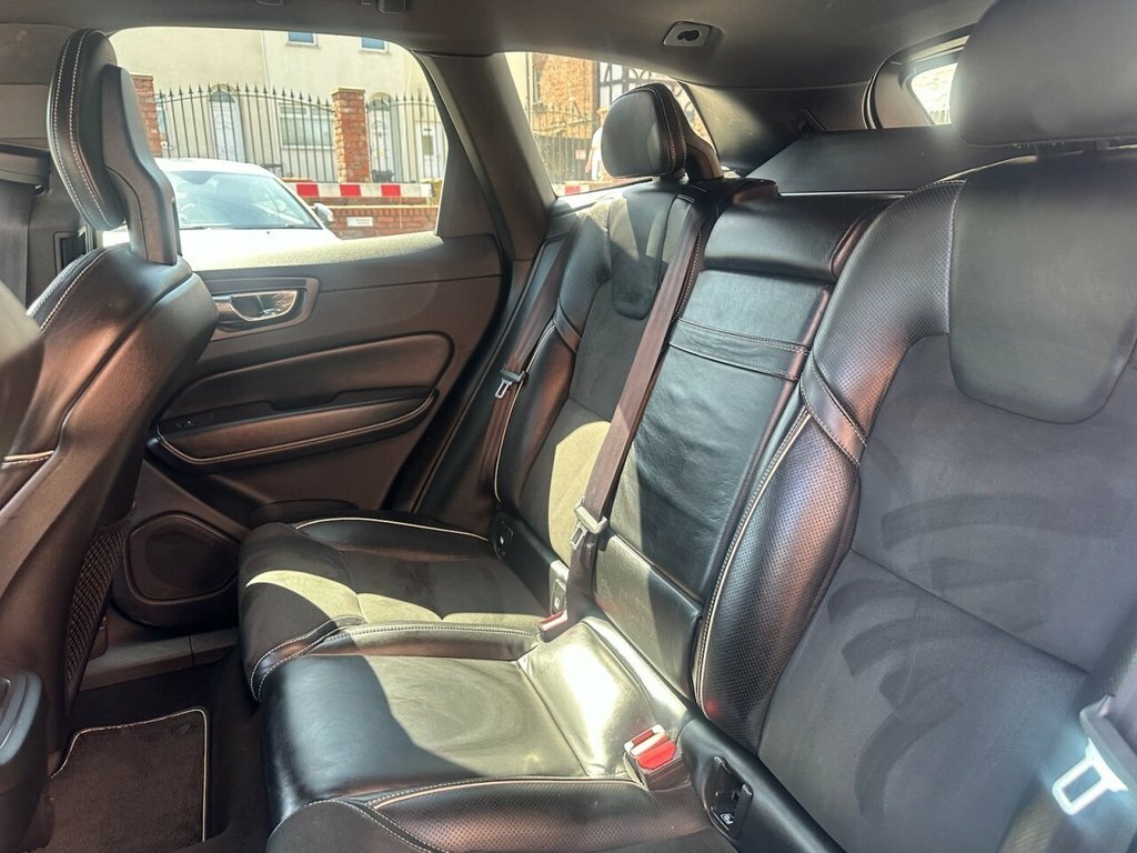 Volvo XC60 2L R-design KR18BNF Grey #6