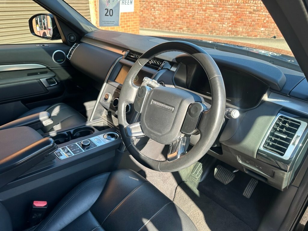 Land Rover Discovery 3L Landmark Edition SW69GHF Black #2