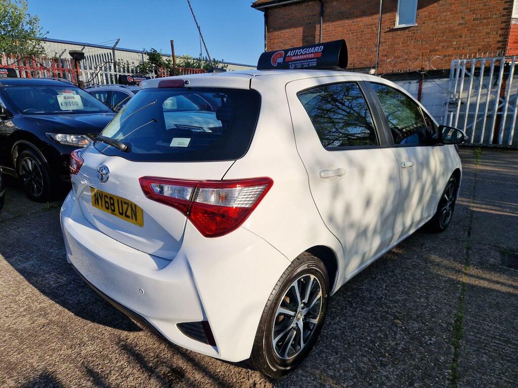 Toyota Yaris 1.5 Vvt-i Icon Tech Euro 6 NY68UZN White #5
