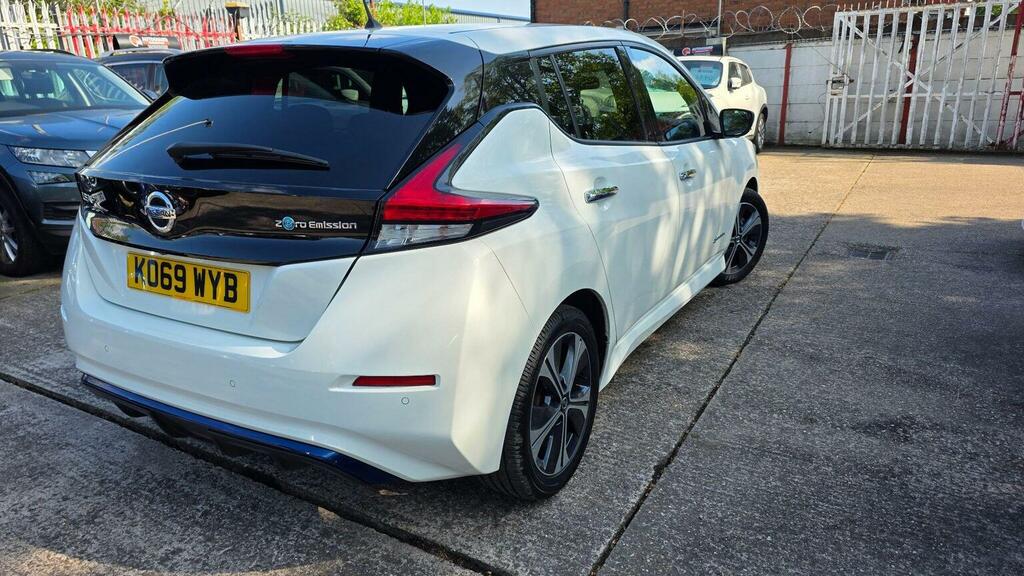 Nissan Leaf Hatchback K069WYB White #3
