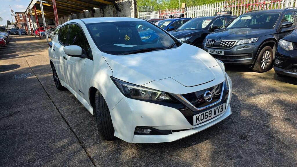 Nissan Leaf Hatchback K069WYB White #2