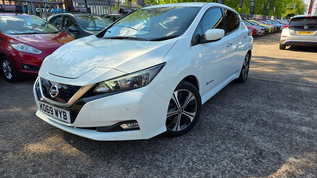 Nissan Leaf Hatchback White