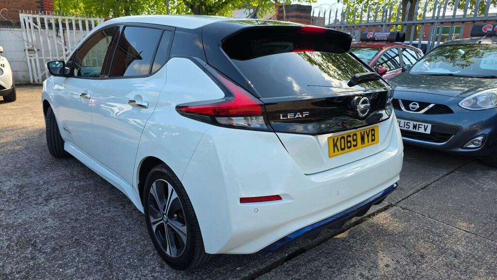 Nissan Leaf Hatchback K069WYB White #4