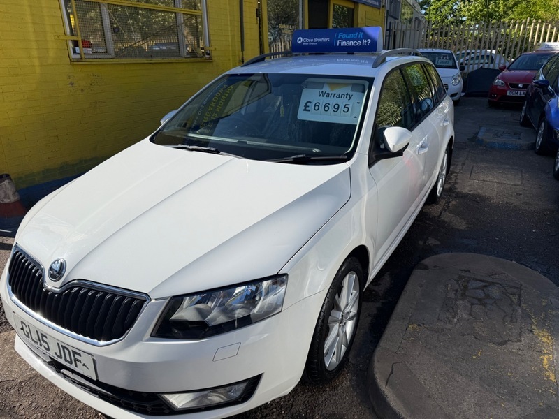 Skoda Octavia Elegance Tdi Cr Dsg White #2