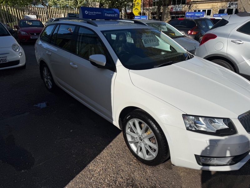 Skoda Octavia Elegance Tdi Cr Dsg White #5