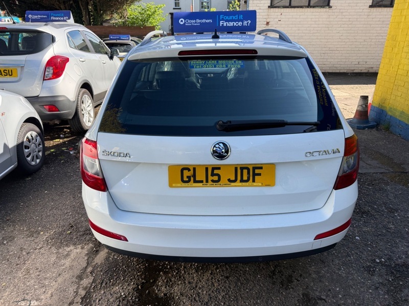 Skoda Octavia Elegance Tdi Cr Dsg White #4