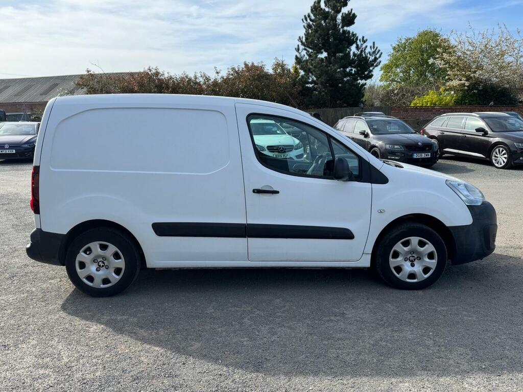 Peugeot Partner 1.6 Bluehdi 651 Professional L1 SD17XBA White #6