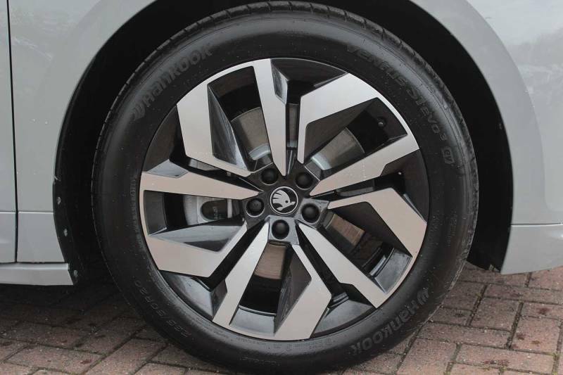 Skoda ENYAQ 210Kw 85 Sportline 82Kwh - 2026 Grey #5