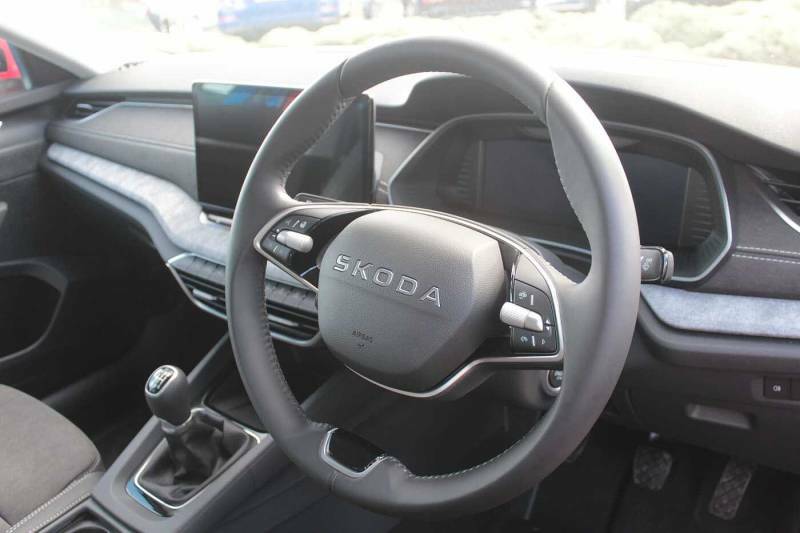 Skoda Octavia 2.0 Tdi Se L - 2026 Red #6