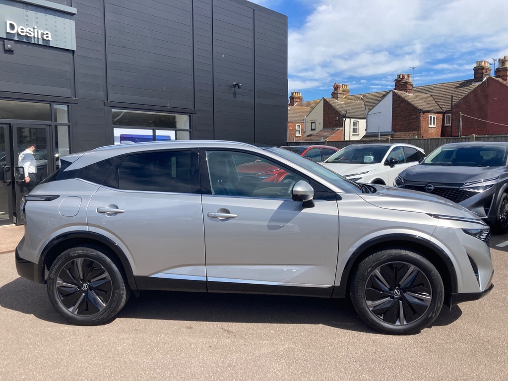 Nissan Qashqai 1.3 Dig-t Mh Tekna AO25SLV Silver #2