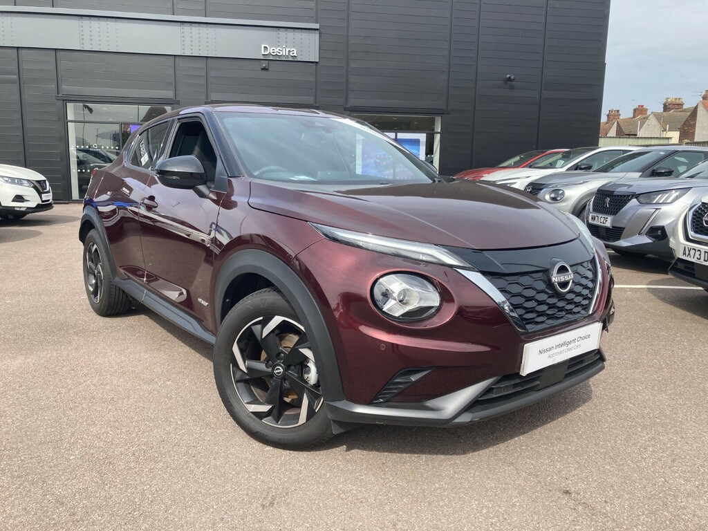 Nissan Juke 1.6 Hybrid N-connecta Red