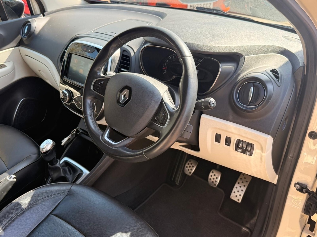 Renault Captur 0.9 Tce 90 Gt Line KE68KBJ Black #2