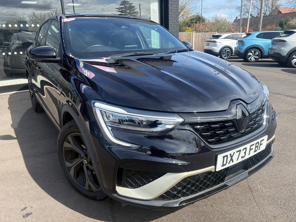 Renault Arkana 1.6 E-tech Hybrid 145 Engineered Bose Ed Black