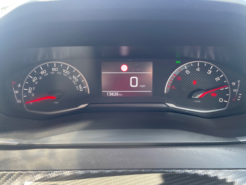 Peugeot 2008 1.2 Puretech Active Premium Estate YB72NSV Red #5