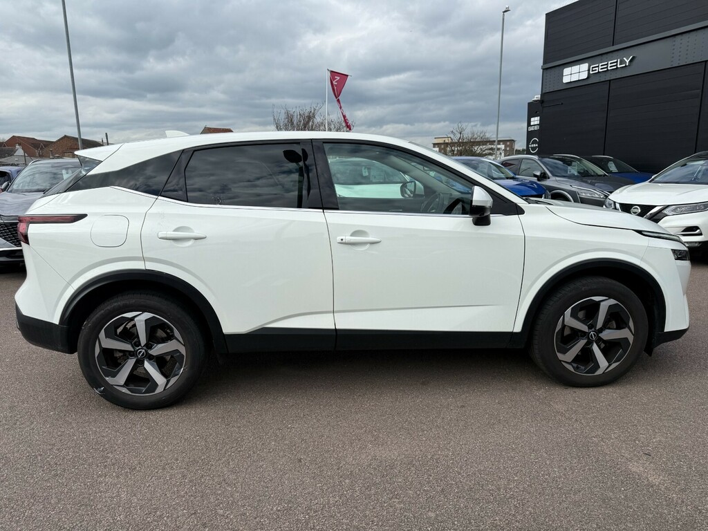 Nissan Qashqai 1.3 Dig-t Mh 158 N-connecta Xtronic AU23OPW White #4