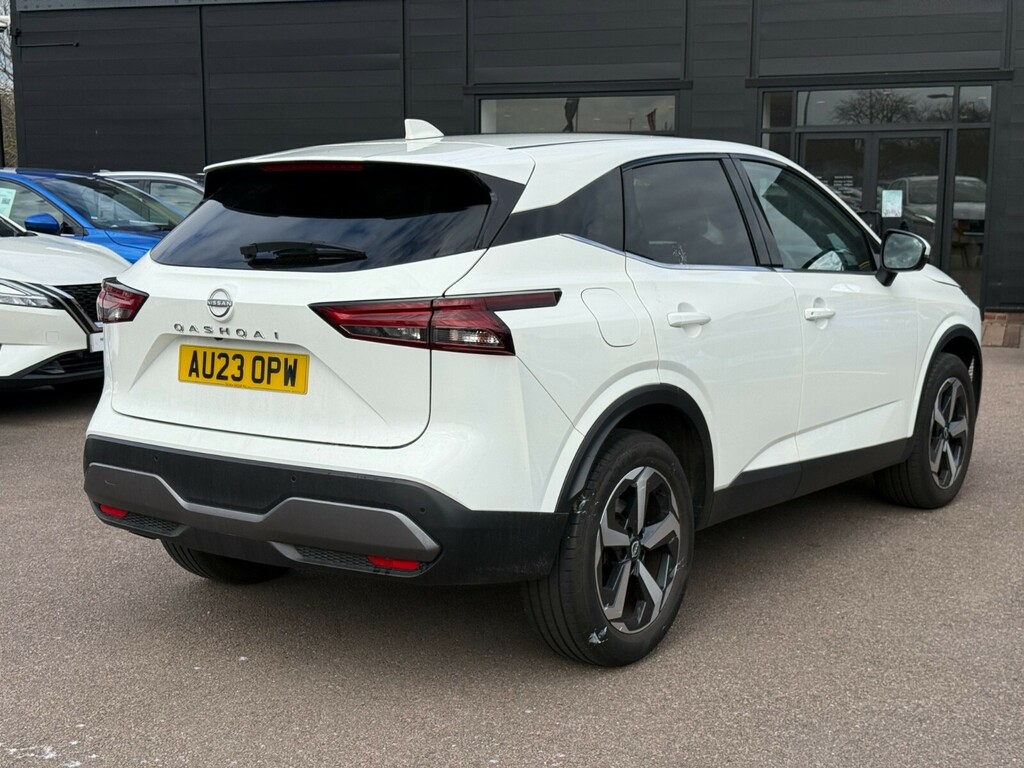 Nissan Qashqai 1.3 Dig-t Mh 158 N-connecta Xtronic AU23OPW White #5