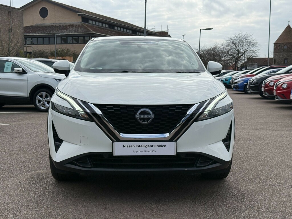 Nissan Qashqai 1.3 Dig-t Mh 158 N-connecta Xtronic AU23OPW White #2
