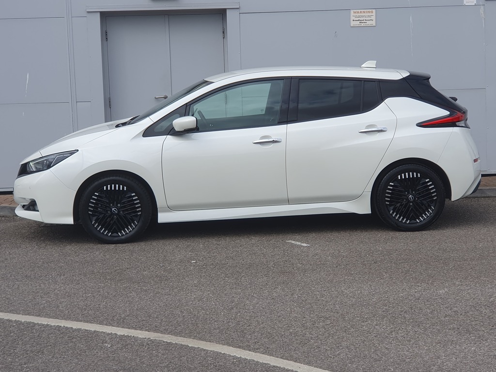 Nissan Leaf 110Kw N-connecta 39Kwh YM72ZRK White #3