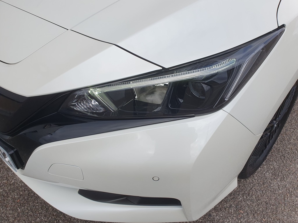 Nissan Leaf 110Kw N-connecta 39Kwh YM72ZRK White #5