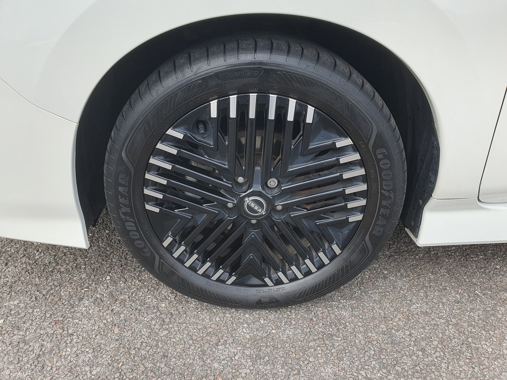 Nissan Leaf 110Kw N-connecta 39Kwh YM72ZRK White #6