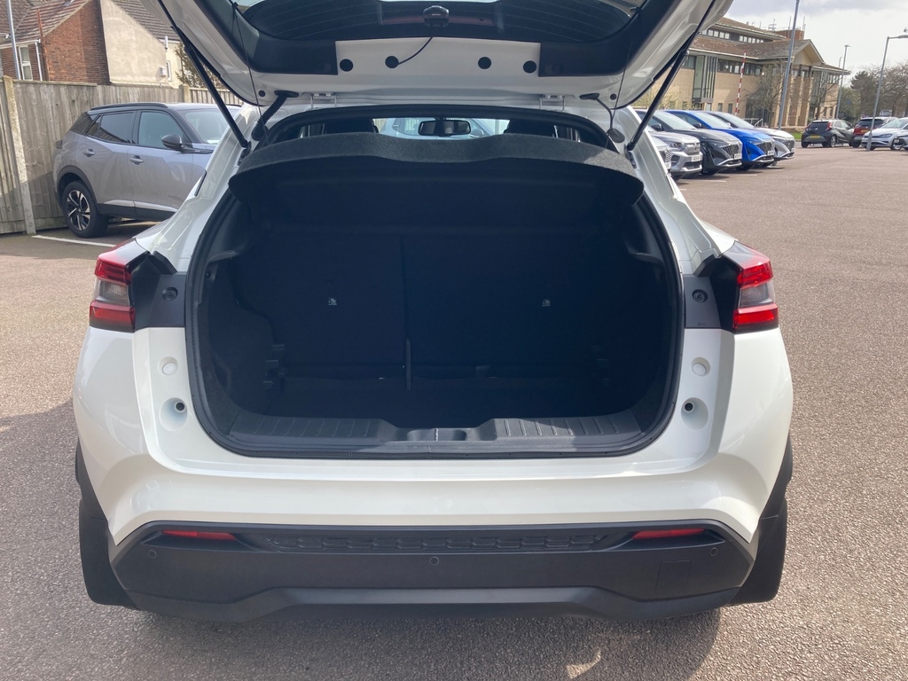 Nissan Juke 1.0 Dig-t 114 Tekna AX73DYS White #5