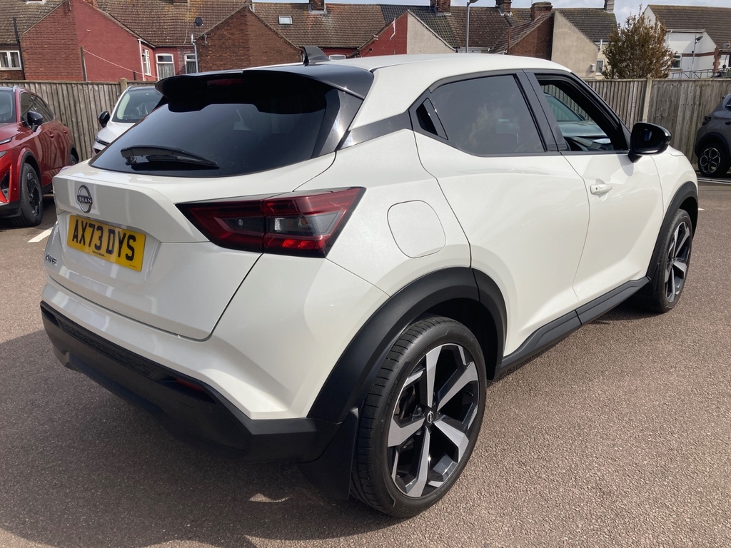 Nissan Juke 1.0 Dig-t 114 Tekna AX73DYS White #3