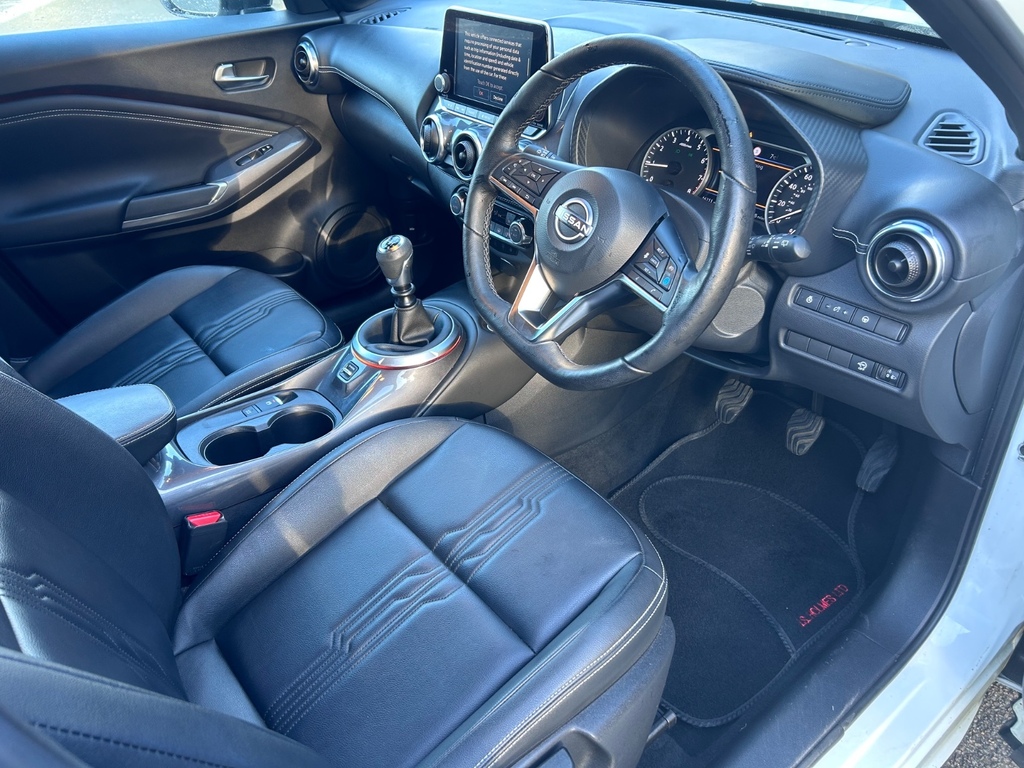 Nissan Juke 1.0 Dig-t 114 Tekna AE23YTZ White #4