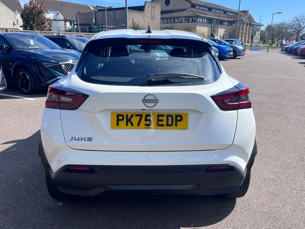 Nissan Juke 1.0 Dig-t Acenta Premium PK75EDP White #6