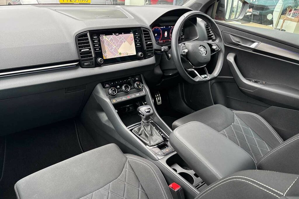Skoda Karoq 1.5 Tsi Sportline Dsg YX24UGB Red #2