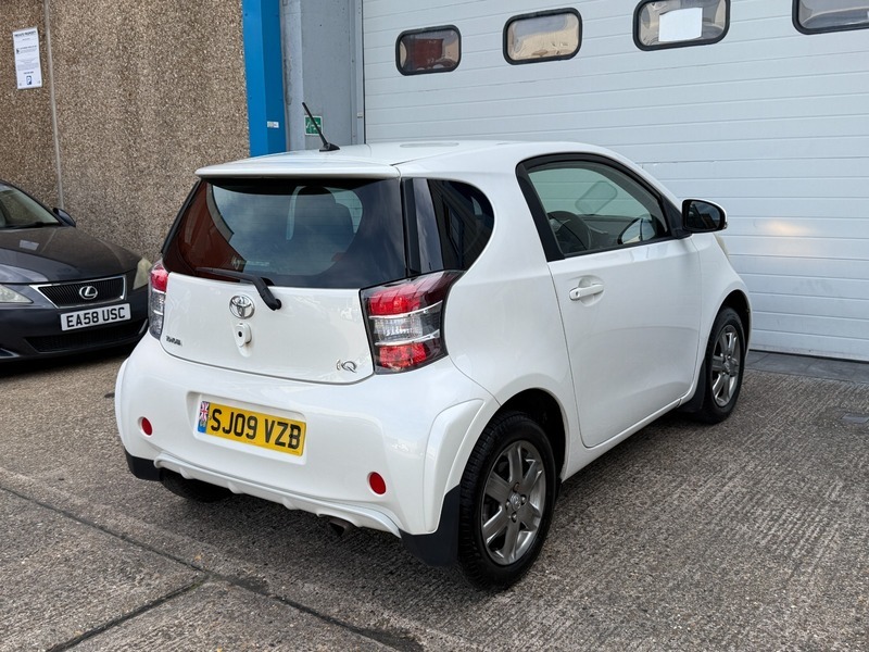 Toyota IQ 1.0 Vvt-i 2 White #4
