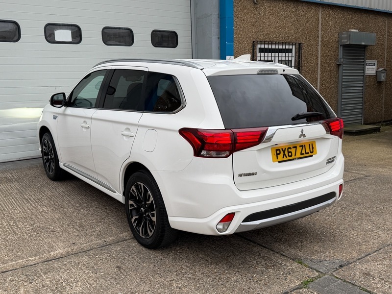 Mitsubishi Outlander 2.0H 12Kwh 4H Cvt PX67ZLU White #6