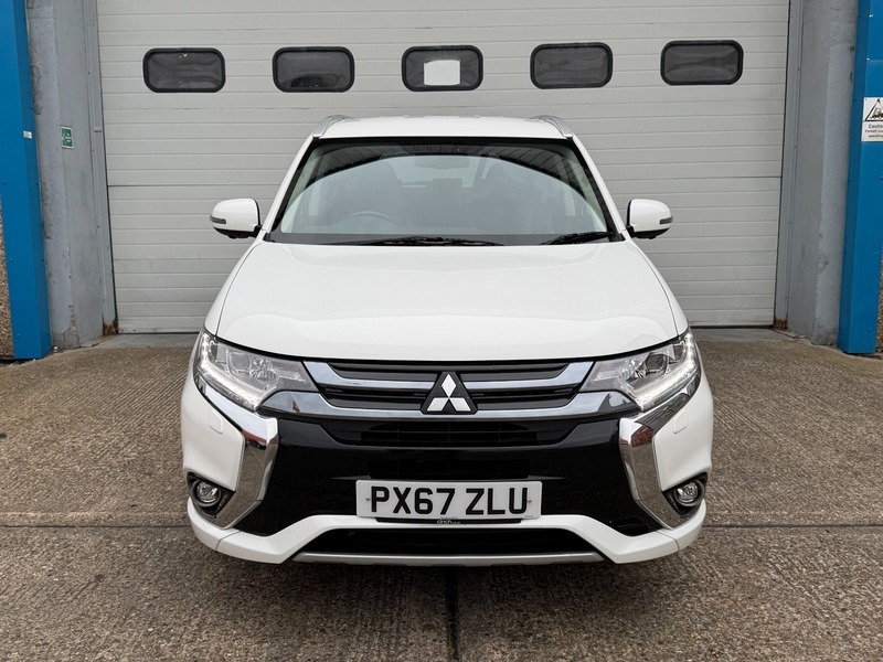Mitsubishi Outlander 2.0H 12Kwh 4H Cvt PX67ZLU White #2