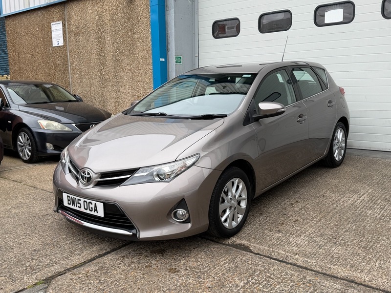 Toyota Auris 1.6 V-matic Icon BW15OGA Brown #3