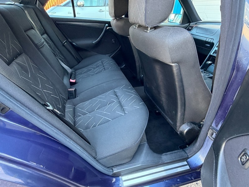 Mercedes-Benz C Class C200 Elegance Grey #16