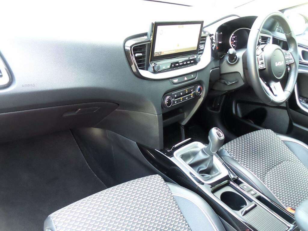 Kia Xceed Connect Grey #5