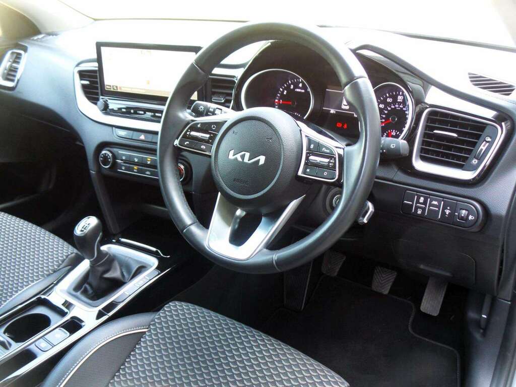 Kia Xceed Connect Grey #4